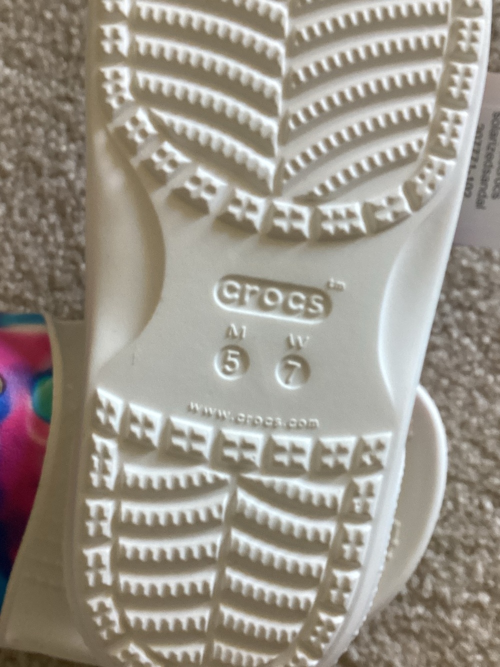NWT CROCS White Slides with Multicolor Tie-Dye Straps - Picture 4 of 6